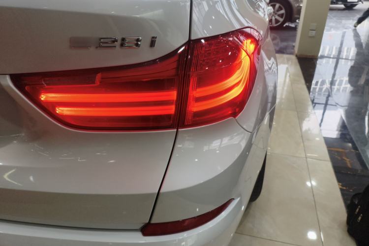 Used BMW 5 Series GT 2014 528i Leading Model Exterior 3