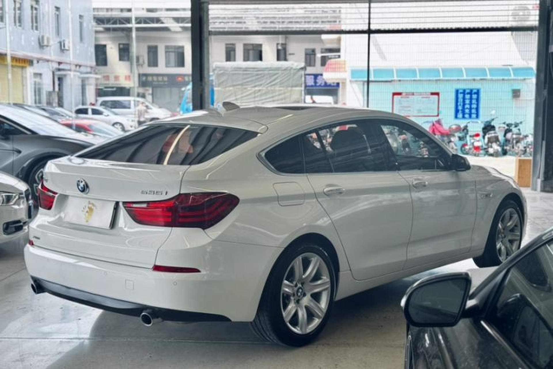 Used BMW 5 Series GT 2014 535i xDrive Exterior 3