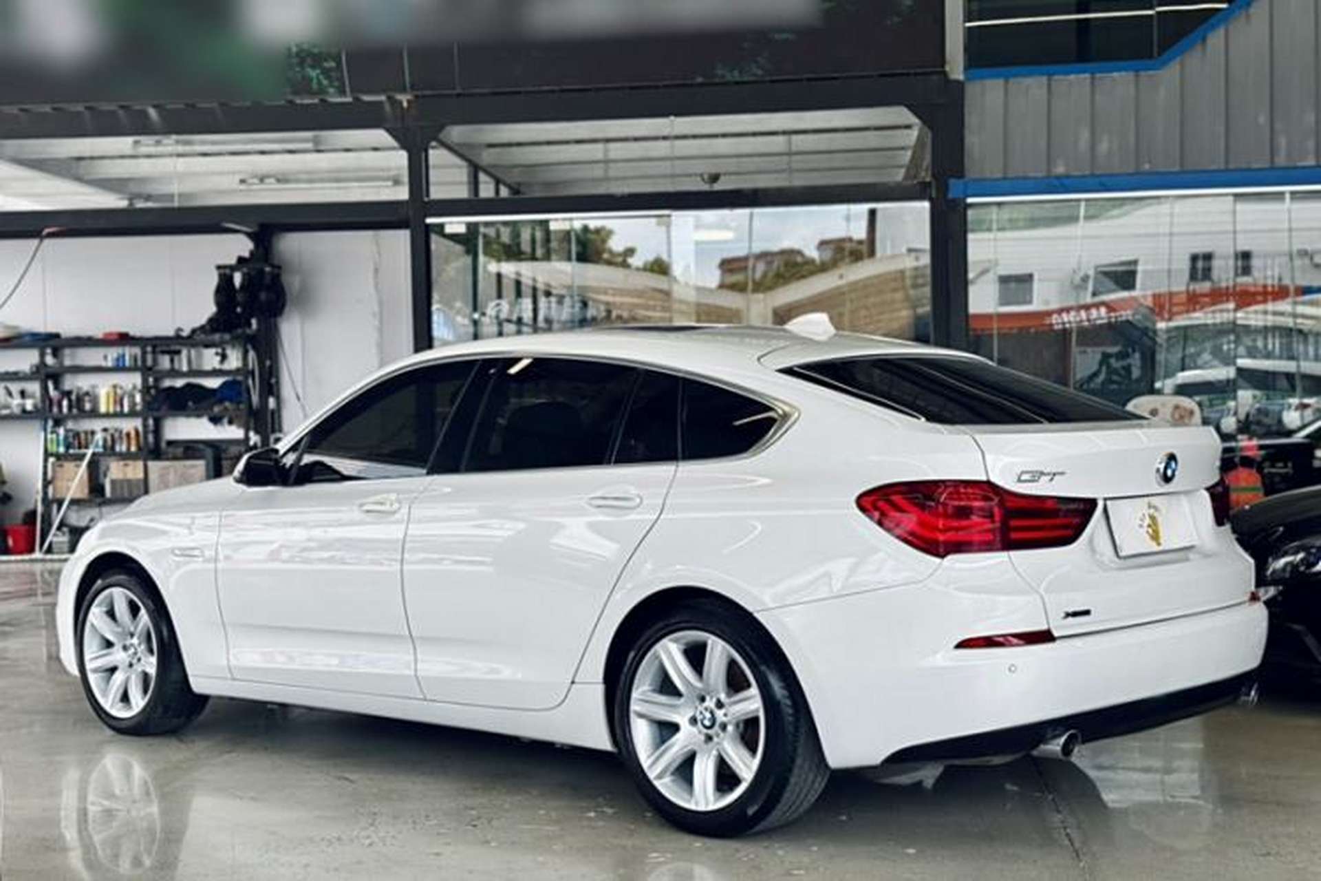 Used BMW 5 Series GT 2014 535i xDrive Exterior 4