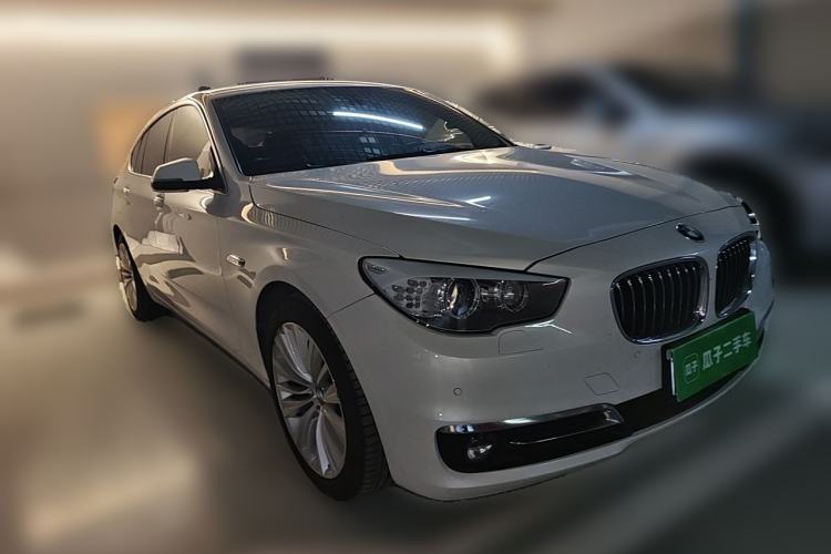 Used BMW 5 Series GT 2014 528i Luxury Edition Front Right 45 Deg