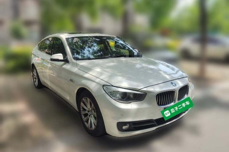 Used BMW 5 Series GT 2014 528i Leading Model Front Right 45 Deg
