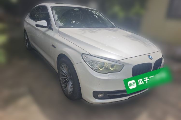 Used BMW 5 Series GT 2014 528i Leading Model Front Right 45 Deg