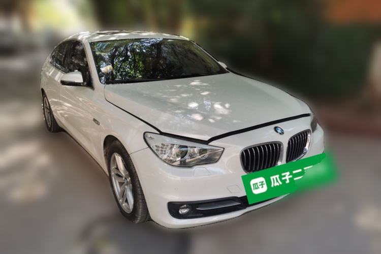 Used BMW 5 Series GT 2014 528i Leading Model Front Right 45 Deg