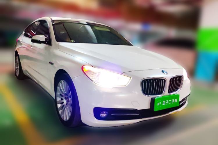 Used BMW 5 Series GT 2014 535i Leading Model Front Right 45 Deg