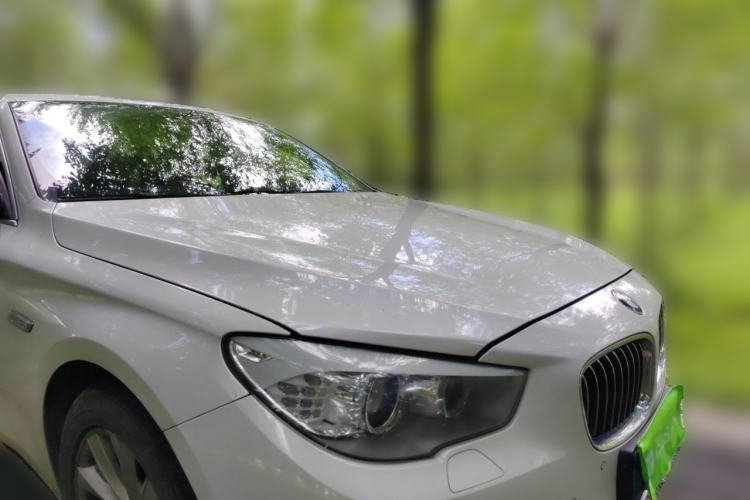 Used BMW 5 Series GT 2014 528i Leading Model Front Right 45 Deg