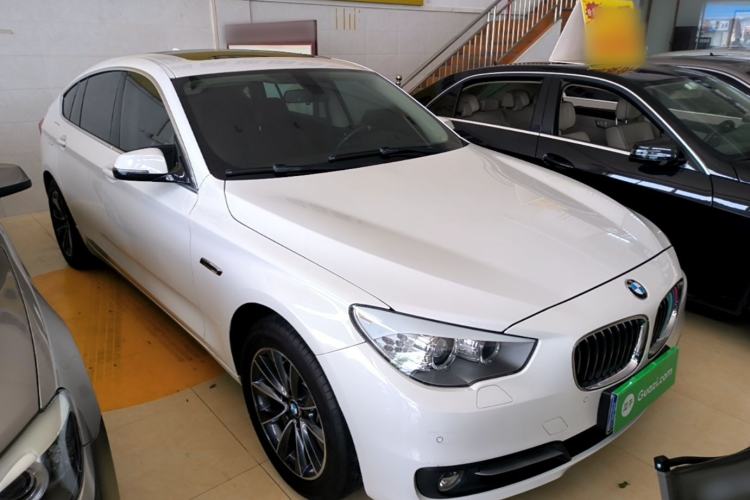 Used BMW 5 Series GT 2014 528i Leading Model Front Right 45 Deg