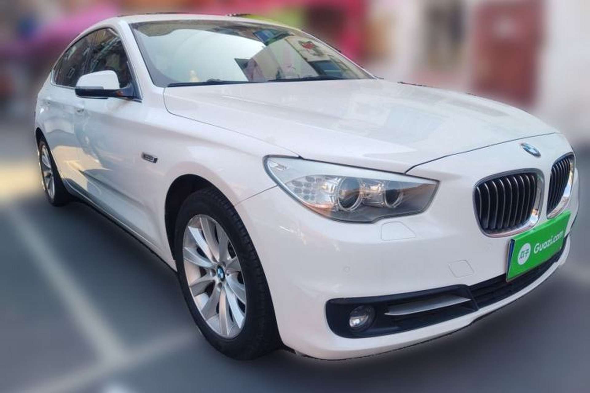 Used BMW 5 Series GT 2014 528i Leading Model Front Right 45 Deg