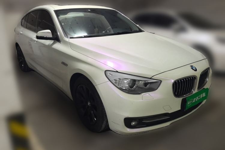 Used BMW 5 Series GT 2014 528i Leading Model Front Right 45 Deg