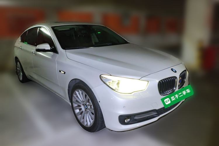 Used BMW 5 Series GT 2014 535i Leading Model Front Right 45 Deg