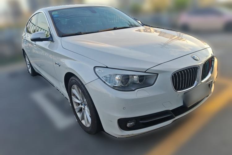 Used BMW 5 Series GT 2014 528i Leading Model Front Right 45 Deg