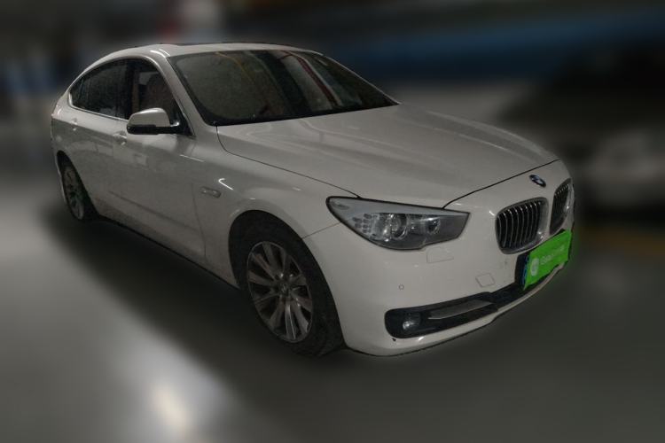 Used BMW 5 Series GT 2014 528i Leading Model Front Right 45 Deg
