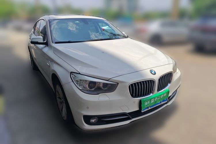 Used BMW 5 Series GT 2014 528i Leading Model Front Right 45 Deg