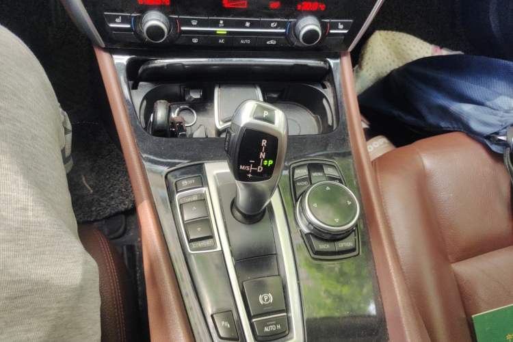 Used BMW 5 Series GT 2014 528i Leading Model Gear Lever