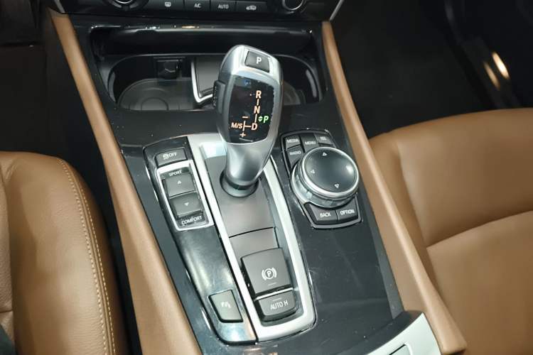 Used BMW 5 Series GT 2014 528i Leading Model Gear Lever