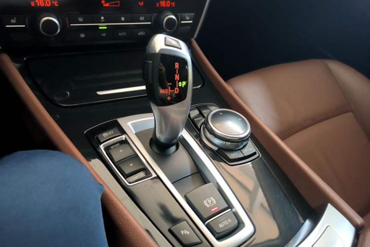 Used BMW 5 Series GT 2014 528i Leading Model Gear Lever