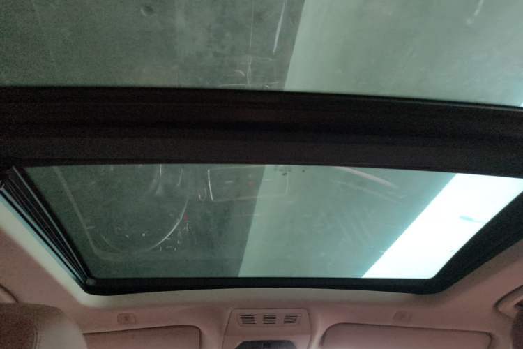 Used BMW 5 Series GT 2014 528i Leading Model Headliner