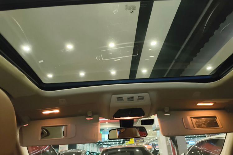 Used BMW 5 Series GT 2014 528i Leading Model Headliner