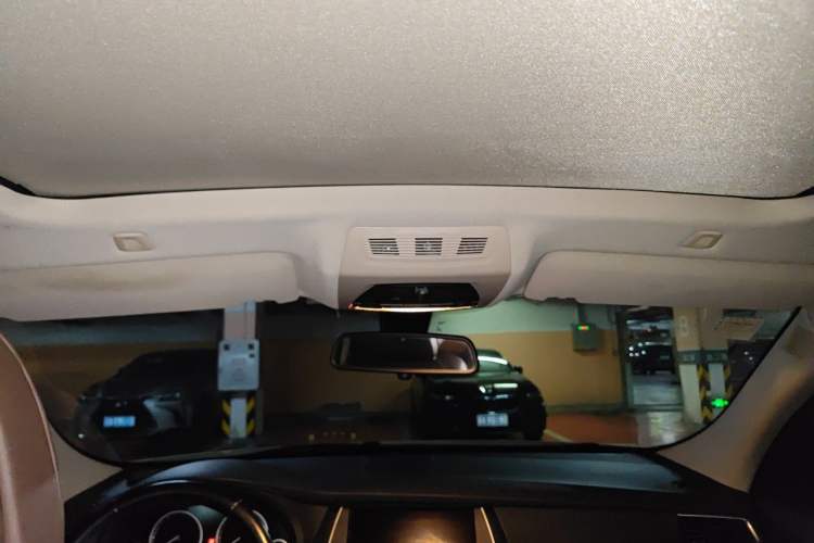 Used BMW 5 Series GT 2014 528i Luxury Edition Headliner
