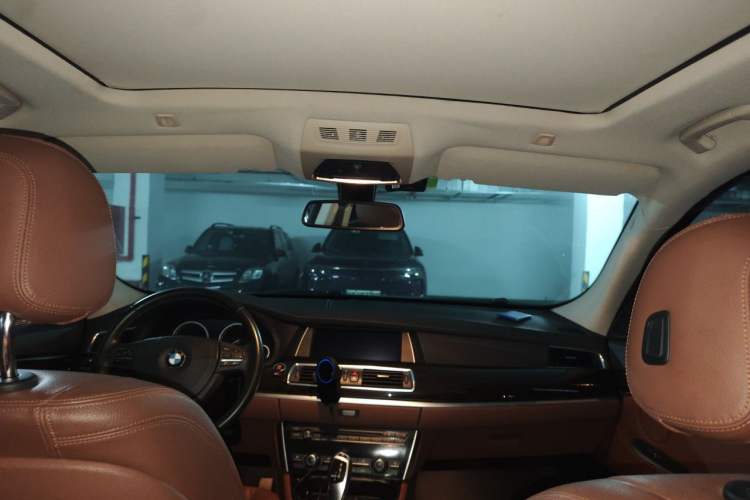 Used BMW 5 Series GT 2014 528i Leading Model Headliner