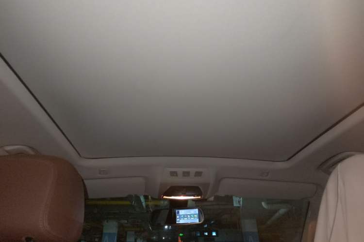 Used BMW 5 Series GT 2014 528i Leading Model Headliner