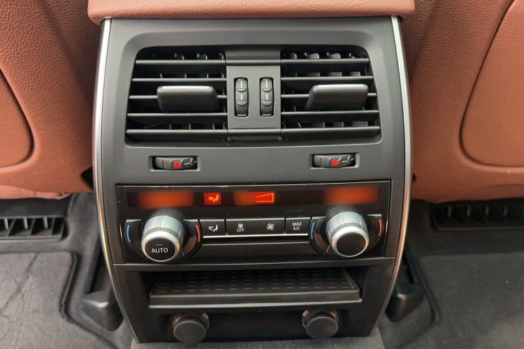 Used BMW 5 Series GT 2014 535i Leading Model Interior 1