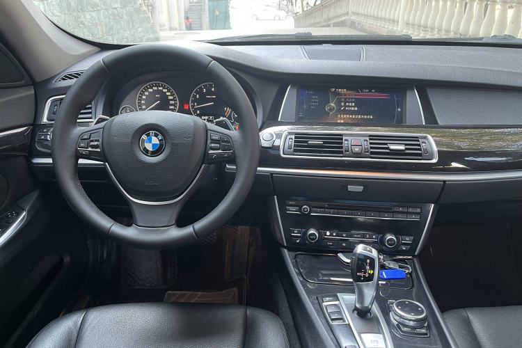 Used BMW 5 Series GT 2014 535i Leading Model Interior 2