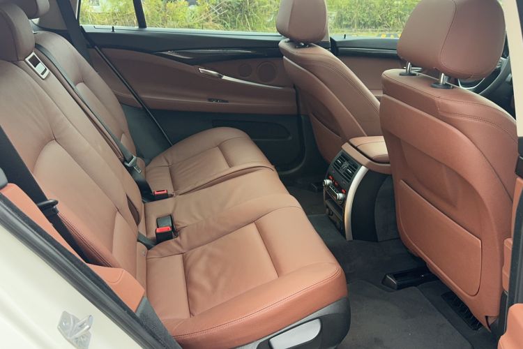Used BMW 5 Series GT 2014 535i Leading Model Interior 3