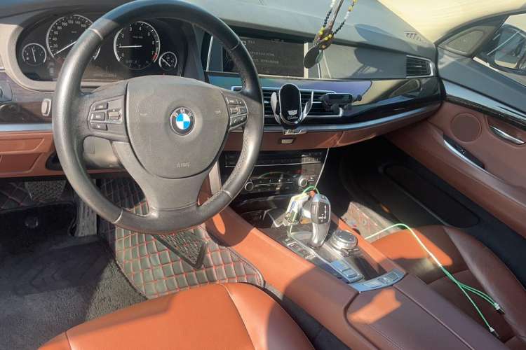 Used BMW 5 Series GT 2014 528i Leading Model Interior 3