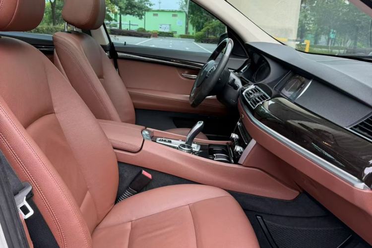 Used BMW 5 Series GT 2014 528i Leading Model Interior 3