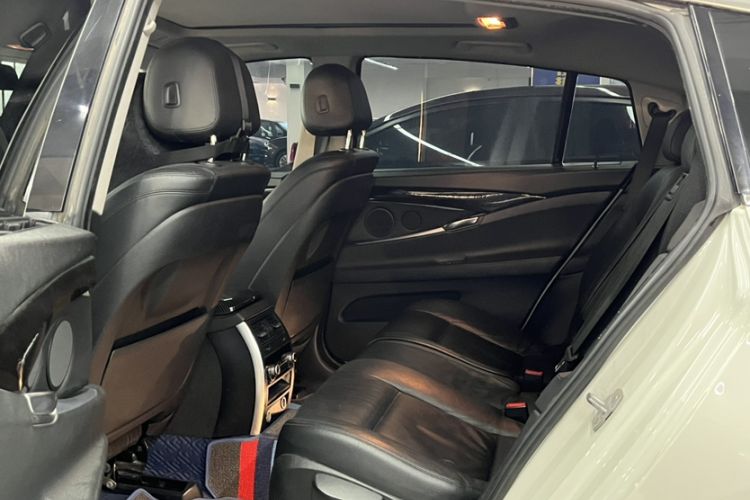 Used BMW 5 Series GT 2014 535i Leading Model Interior 3