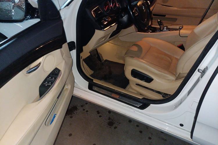 Used BMW 5 Series GT 2014 528i Luxury Edition Interior 3