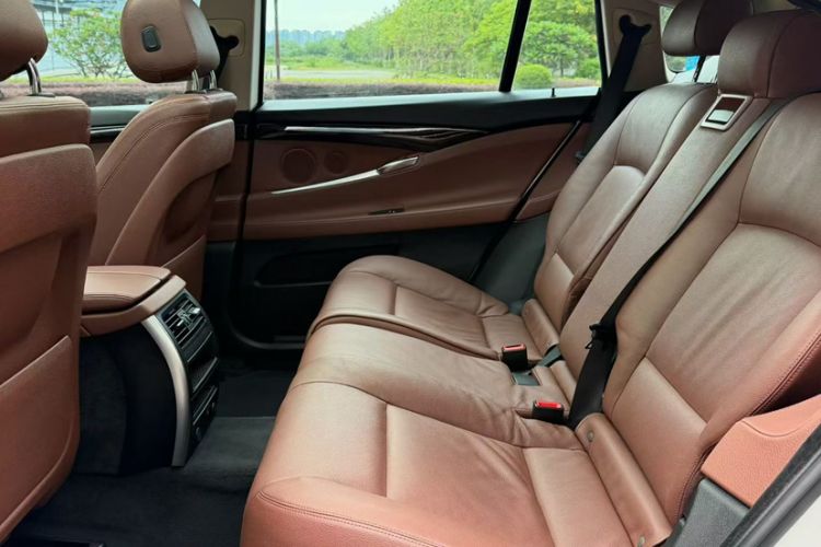 Used BMW 5 Series GT 2014 528i Leading Model Interior 4