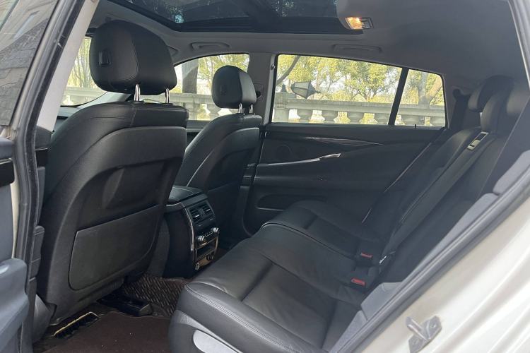 Used BMW 5 Series GT 2014 535i Leading Model Interior 4