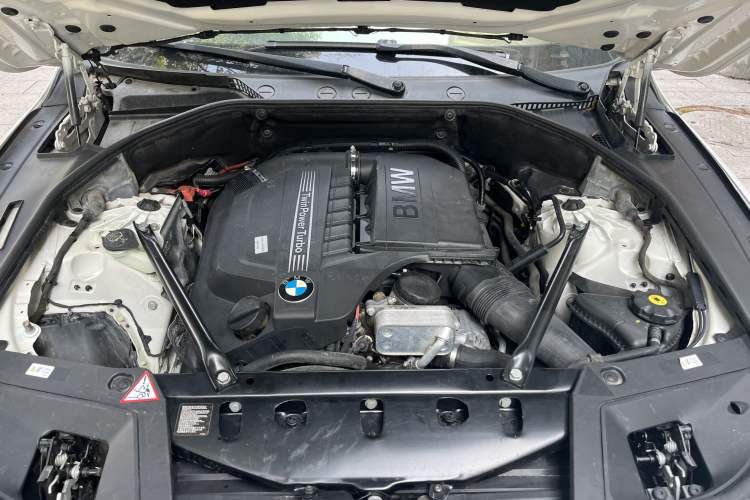 Used BMW 5 Series GT 2014 535i Leading Model Interior 5