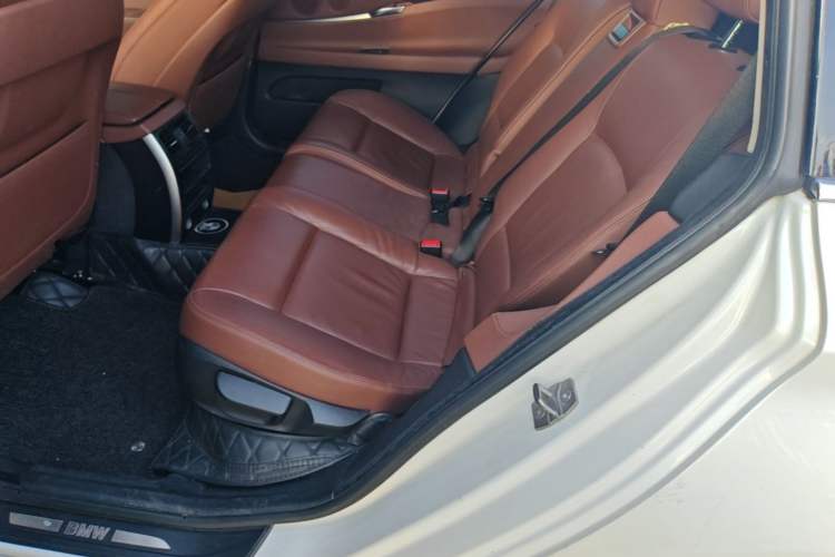 Used BMW 5 Series GT 2014 528i Leading Model Left Rear Seat
