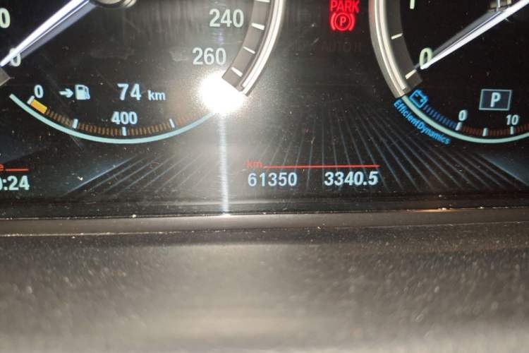 Used BMW 5 Series GT 2014 528i Leading Model Odometer Close Up