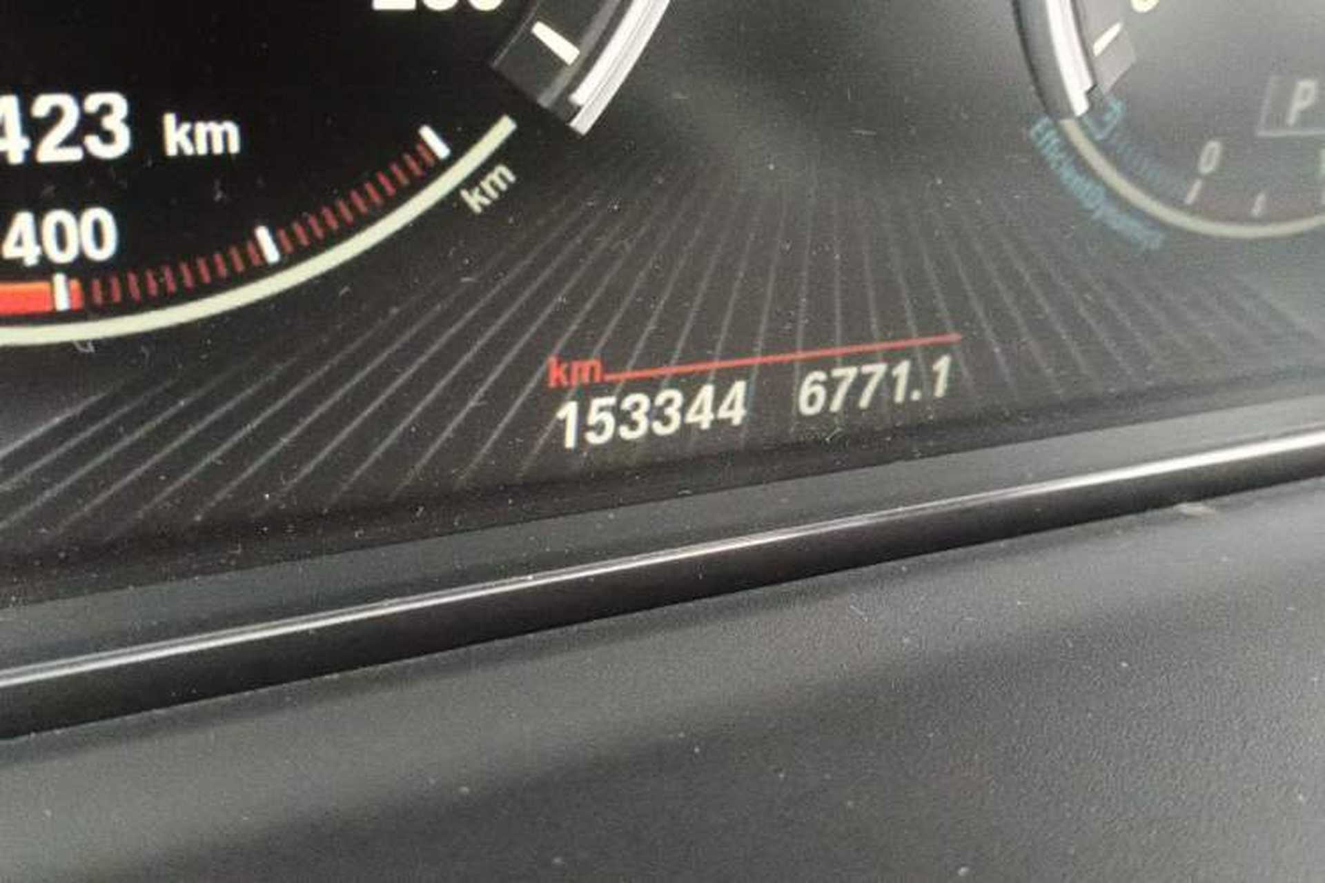 Used BMW 5 Series GT 2014 528i Luxury Edition Odometer Close Up