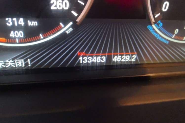 Used BMW 5 Series GT 2014 528i Leading Model Odometer Close Up
