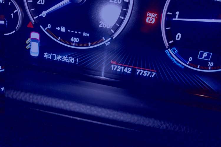 Used BMW 5 Series GT 2014 528i Luxury Edition Odometer Close Up