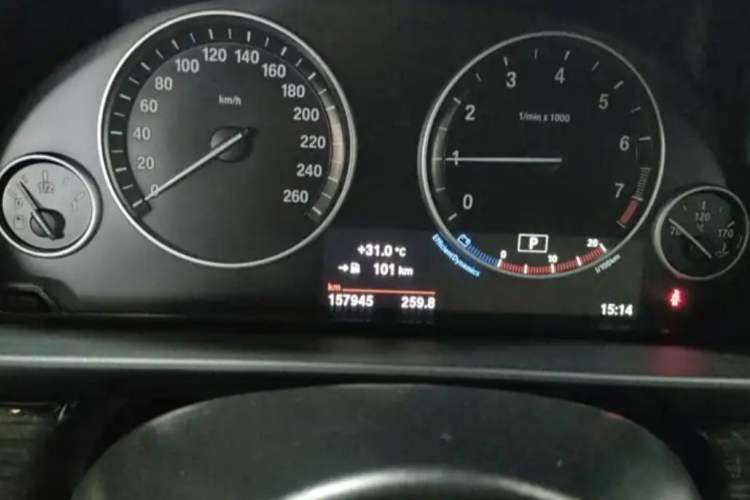 Used BMW 5 Series GT 2014 535i Leading Model Odometer Close Up