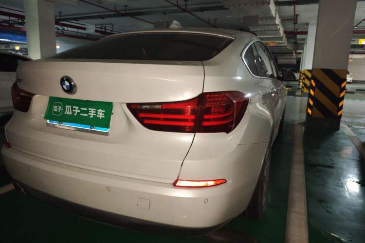 Used BMW 5 Series GT 2014 528i Leading Model Rear Right 45 Deg