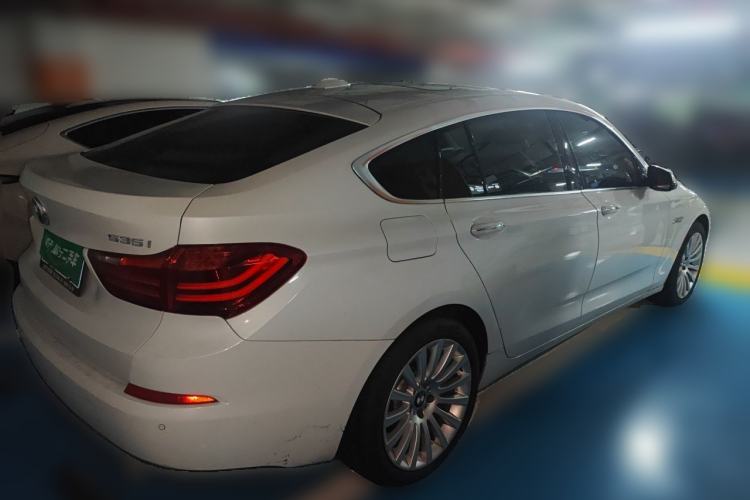 Used BMW 5 Series GT 2014 535i Leading Model Rear Right 45 Deg