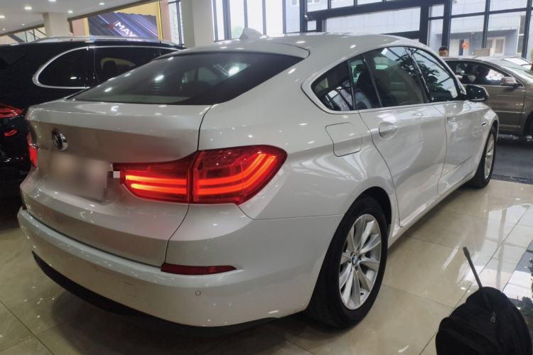 Used BMW 5 Series GT 2014 528i Leading Model Rear Right 45 Deg