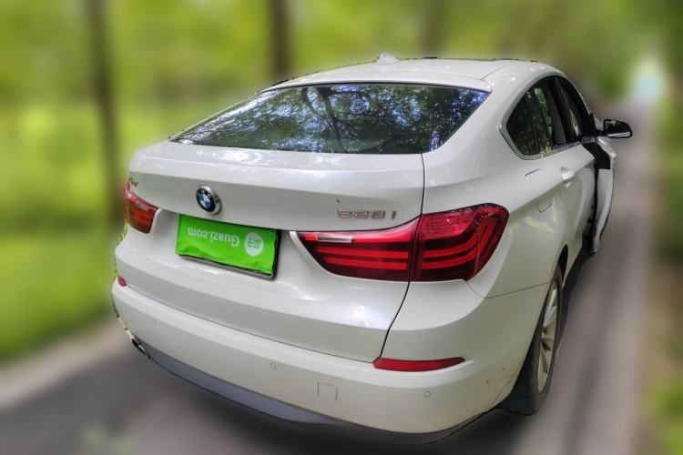 Used BMW 5 Series GT 2014 528i Leading Model Rear Right 45 Deg
