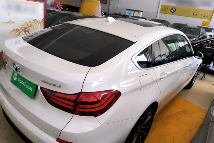 Used BMW 5 Series GT 2014 528i Leading Model Rear Right 45 Deg