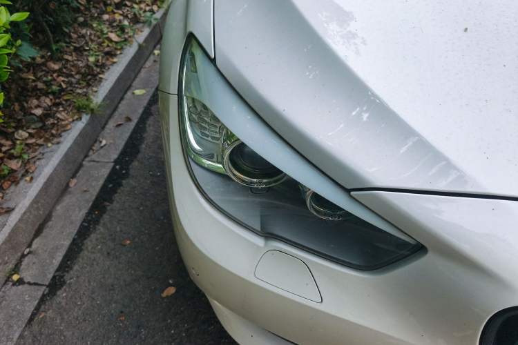 Used BMW 5 Series GT 2014 535i Leading Model Right Front Headlight