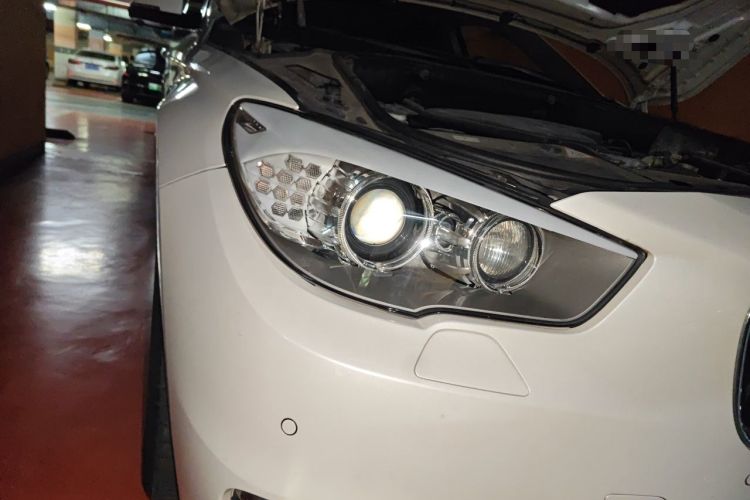 Used BMW 5 Series GT 2014 528i Luxury Edition Right Front Headlight