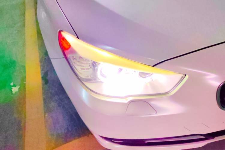 Used BMW 5 Series GT 2014 535i Leading Model Right Front Headlight