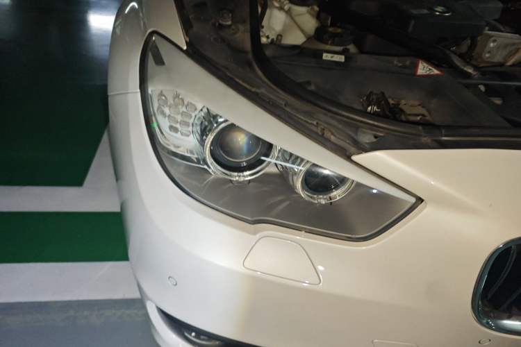 Used BMW 5 Series GT 2014 528i Leading Model Right Front Headlight