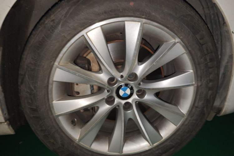Used BMW 5 Series GT 2014 528i Leading Model Right Front Wheel Hub